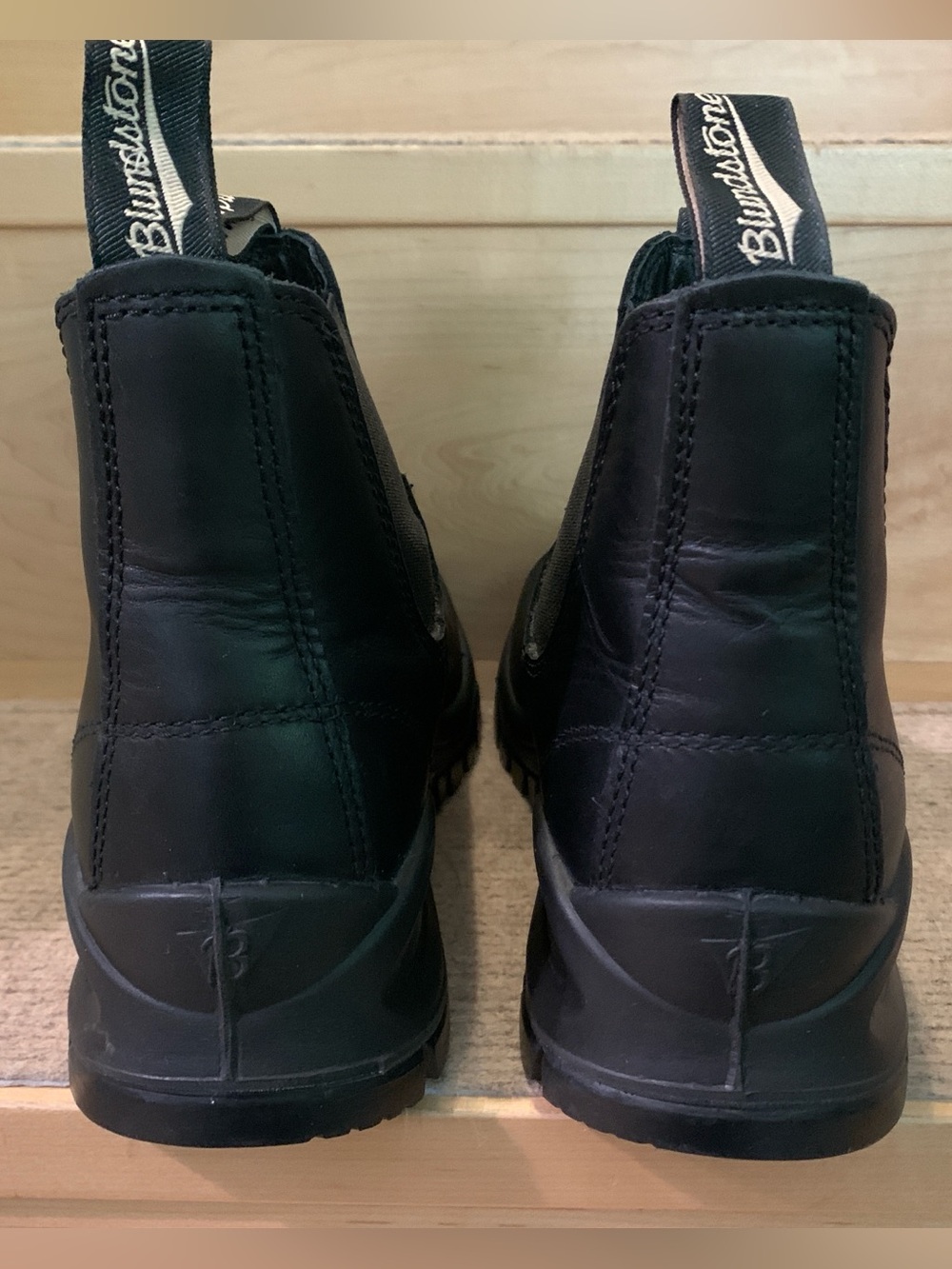 Blundstone Lug Chelsea Boot Black | Women’s 8.5 (US) - Picture 11 of 14